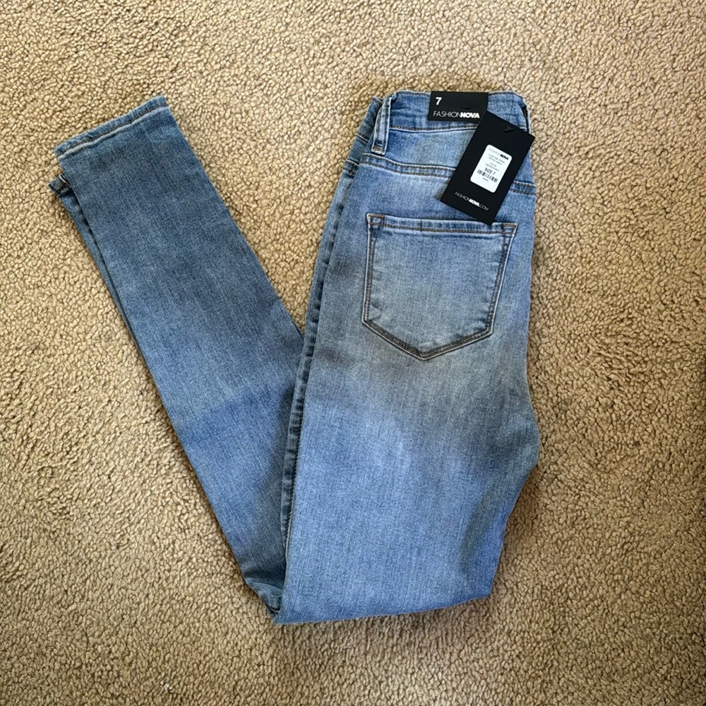 NEVER BEEN WORN Size 7 Luxe High Waist Skinny Jeans